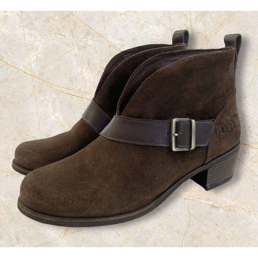 UGG Australia Wright Belted Genuine Shearling Lined Booties Womens Size 7 Nwot